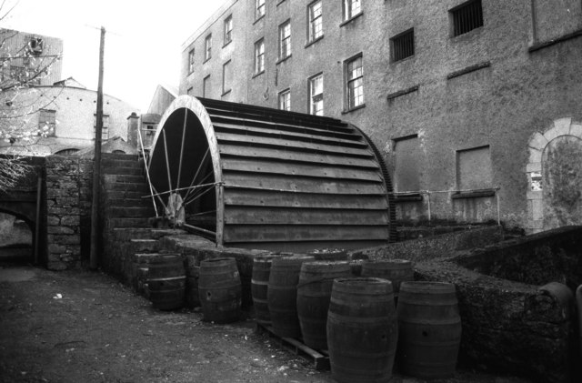 Wasserrad der historischen Midleton Distillery